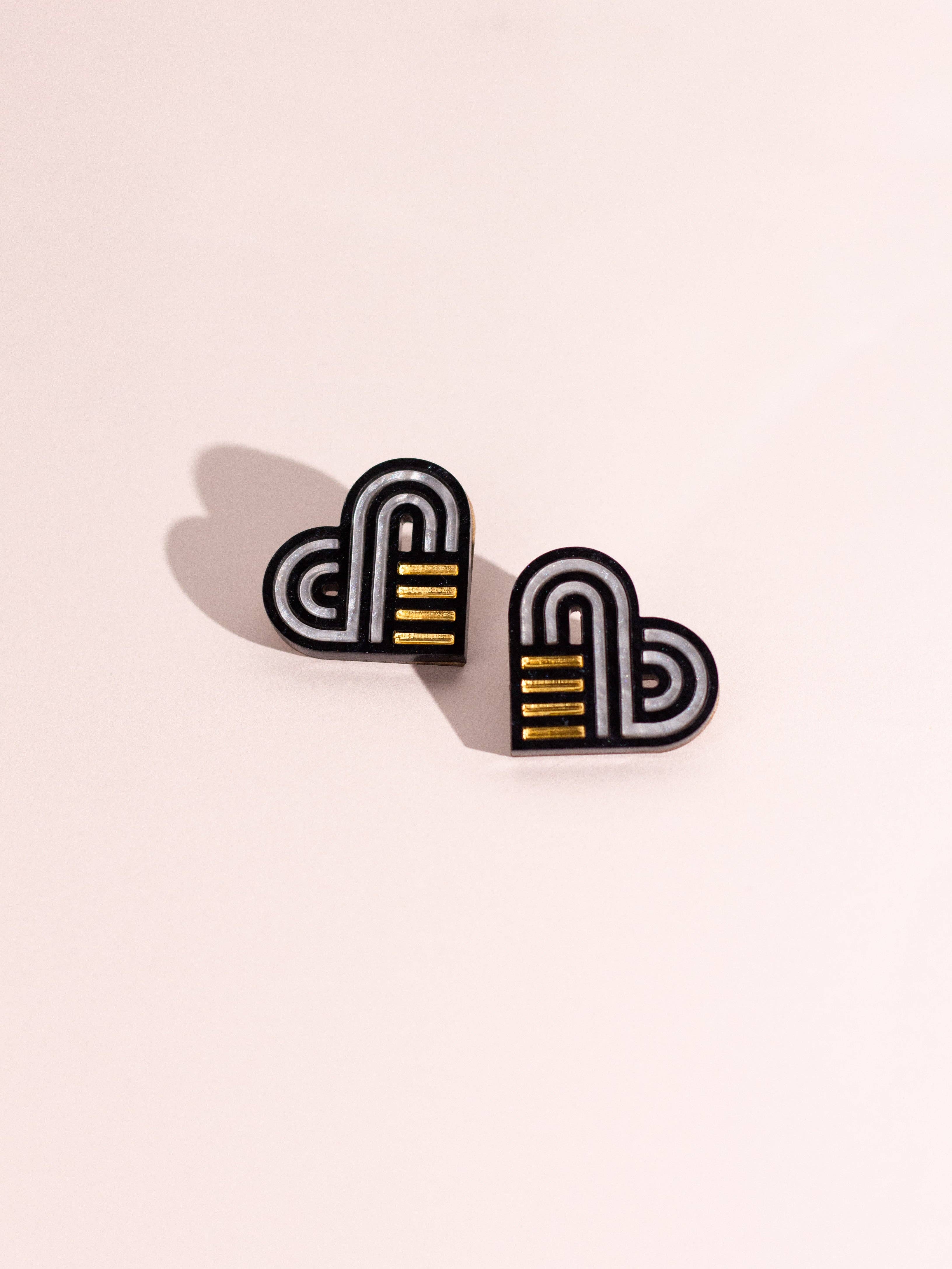 Moon-Seed - Cher - Acrylic Black Heart Shaped Statement Stud Earrings